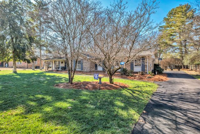 306 Raintree Dr, Hendersonville, TN 37075