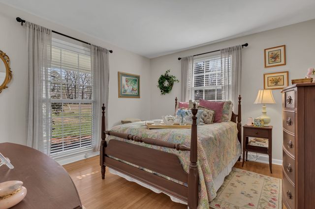 306 Raintree Dr, Hendersonville, TN 37075