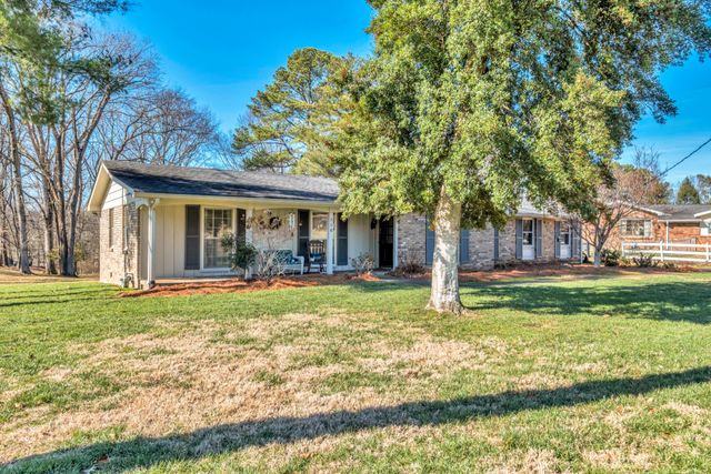 306 Raintree Dr, Hendersonville, TN 37075
