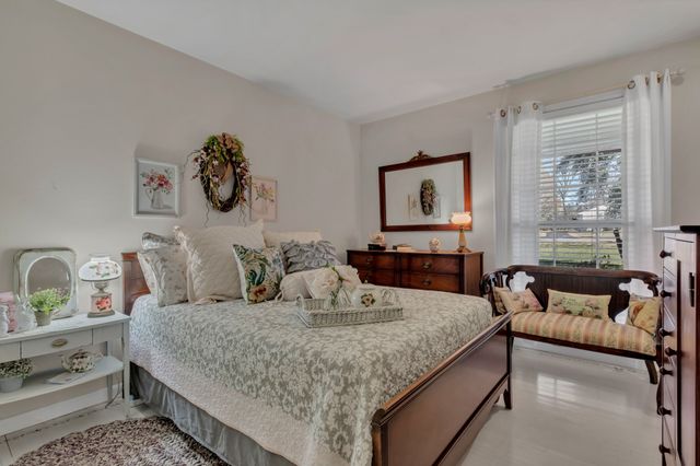 306 Raintree Dr, Hendersonville, TN 37075