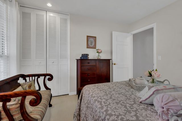 306 Raintree Dr, Hendersonville, TN 37075