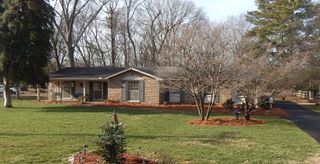 306 Raintree Dr, Hendersonville, TN 37075