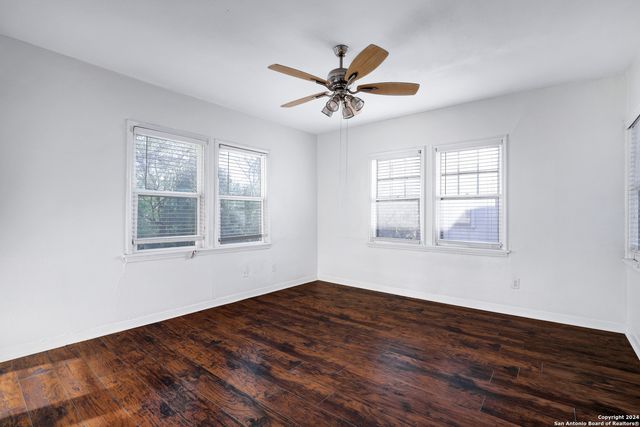 255 Natalen Ave Apt 202, San Antonio, TX 78209