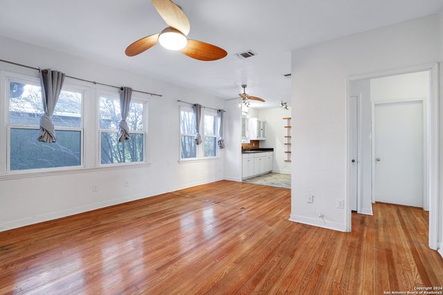 255 Natalen Ave Apt 202, San Antonio, TX 78209