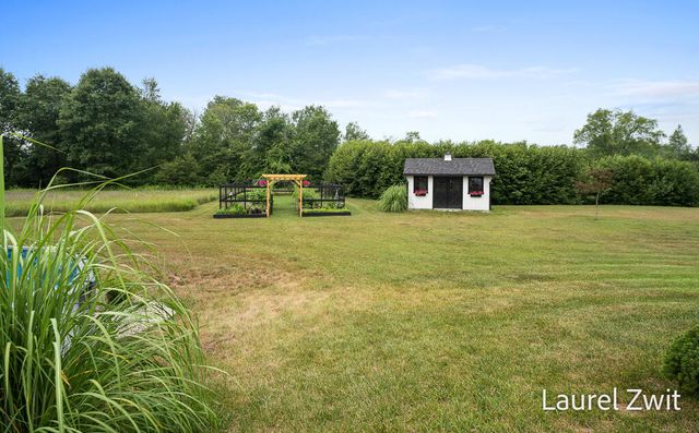 2281 N Green Creek Road, Fruitland Twp, MI 49445