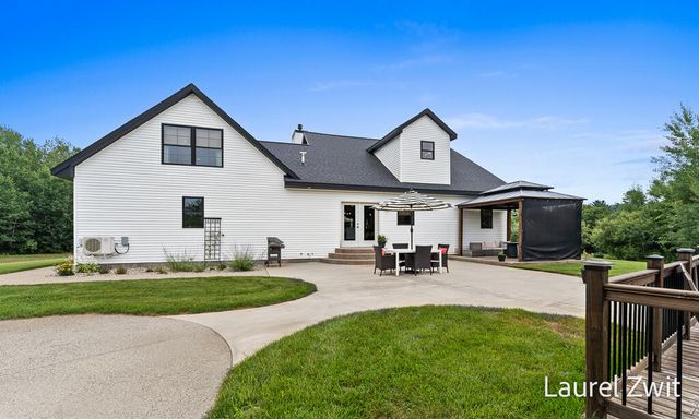 2281 N Green Creek Road, Fruitland Twp, MI 49445