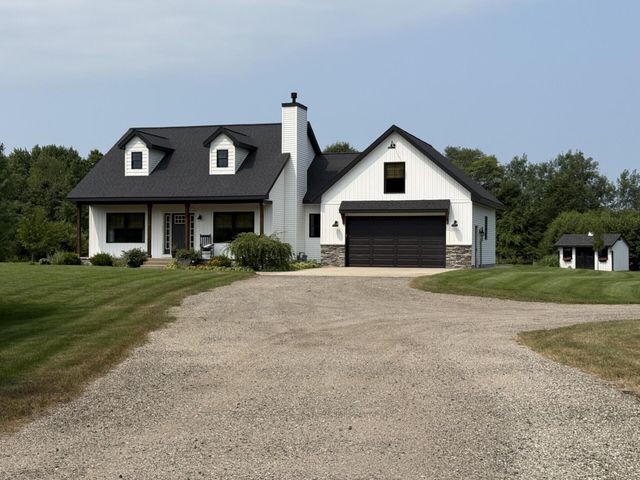 2281 N Green Creek Road, Fruitland Twp, MI 49445