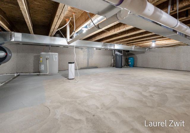 2281 N Green Creek Road, Fruitland Twp, MI 49445