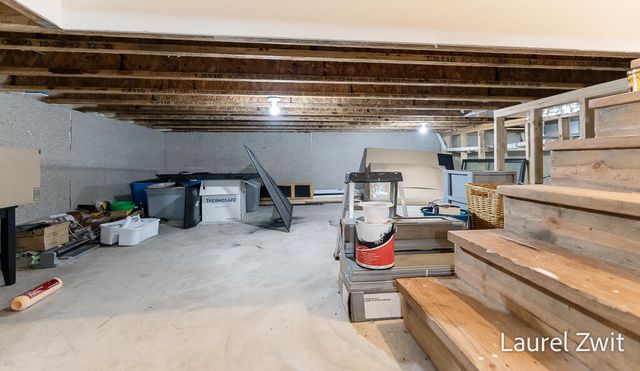 2281 N Green Creek Road, Fruitland Twp, MI 49445