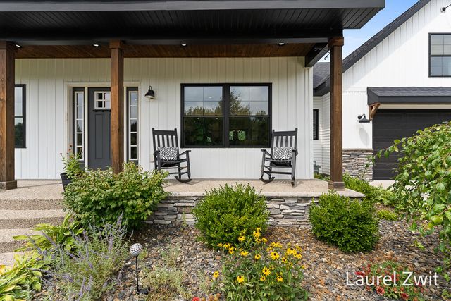 2281 N Green Creek Road, Fruitland Twp, MI 49445