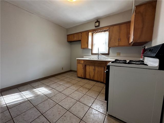 604 Centennial St, New Castle, PA 16101