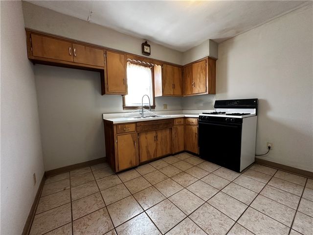 604 Centennial St, New Castle, PA 16101