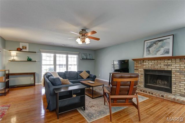 564 Woodlyn Crossing, Ballwin, MO 63021