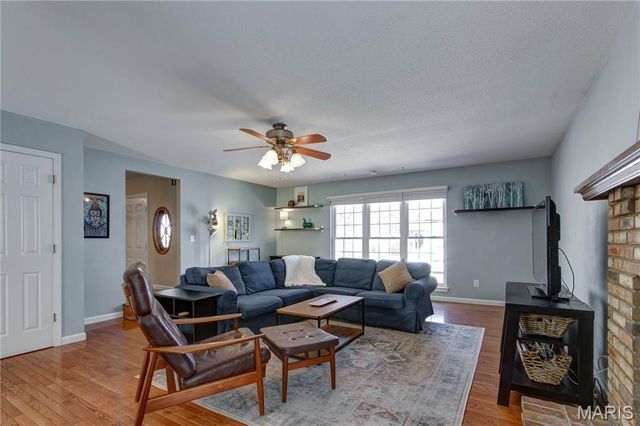 564 Woodlyn Crossing, Ballwin, MO 63021