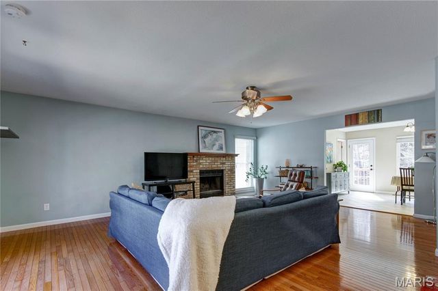 564 Woodlyn Crossing, Ballwin, MO 63021