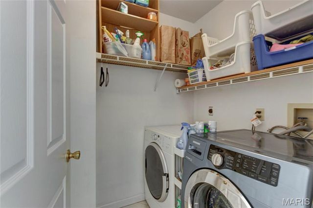 564 Woodlyn Crossing, Ballwin, MO 63021