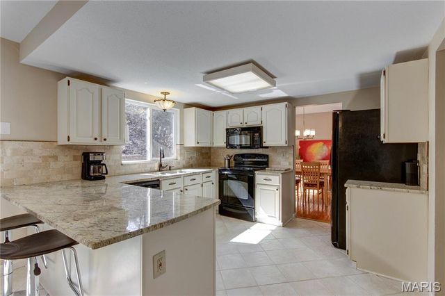 564 Woodlyn Crossing, Ballwin, MO 63021