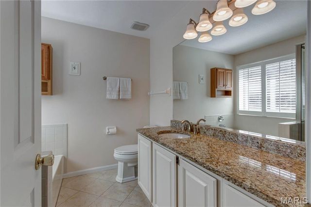 564 Woodlyn Crossing, Ballwin, MO 63021