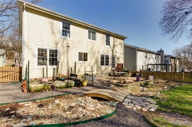 564 Woodlyn Crossing, Ballwin, MO 63021