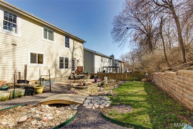 564 Woodlyn Crossing, Ballwin, MO 63021