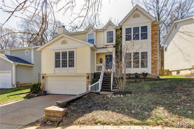 564 Woodlyn Crossing, Ballwin, MO 63021