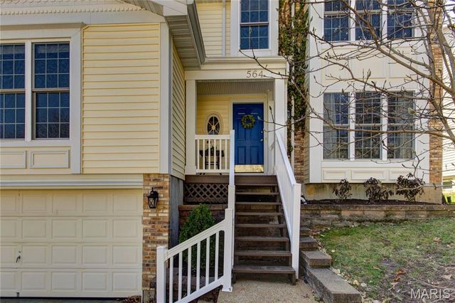 564 Woodlyn Crossing, Ballwin, MO 63021
