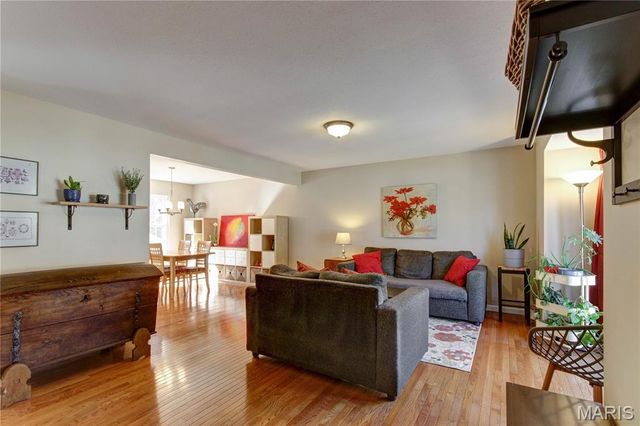 564 Woodlyn Crossing, Ballwin, MO 63021