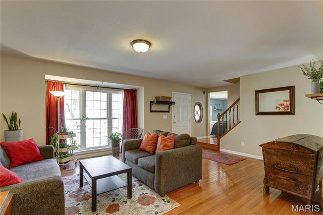 564 Woodlyn Crossing, Ballwin, MO 63021