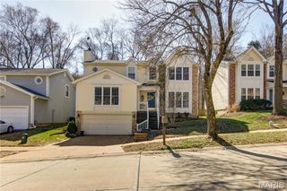 564 Woodlyn Crossing, Ballwin, MO 63021