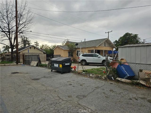987 W Rialto Avenue, San Bernardino, CA 92410