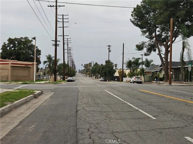 987 W Rialto Avenue, San Bernardino, CA 92410