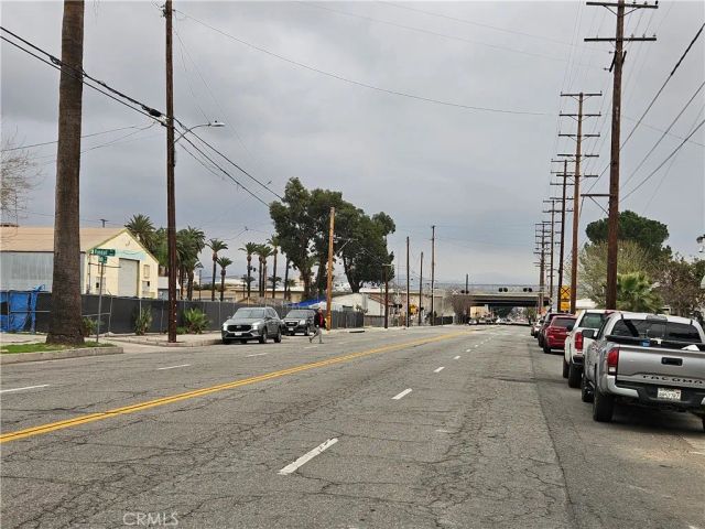 987 W Rialto Avenue, San Bernardino, CA 92410