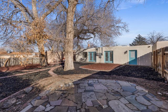 425 Carlisle Boulevard NE, Albuquerque, NM 87106