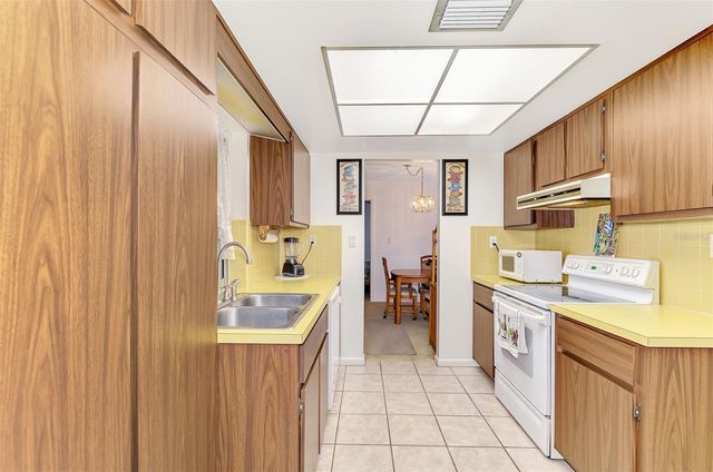 430 SUNNYSIDE DRIVE, Venice, FL 34293