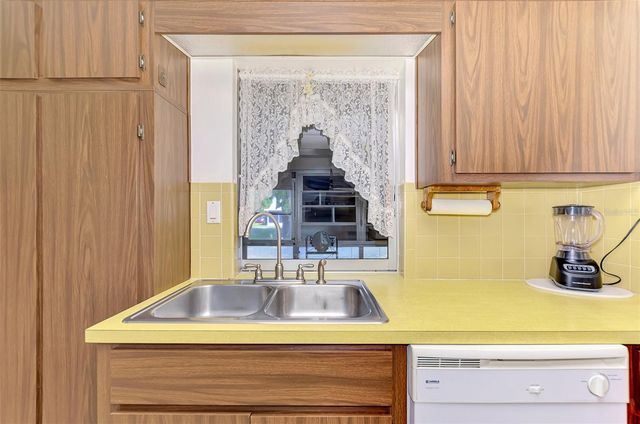 430 SUNNYSIDE DRIVE, Venice, FL 34293