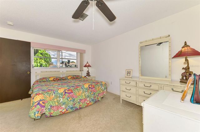 430 SUNNYSIDE DRIVE, Venice, FL 34293