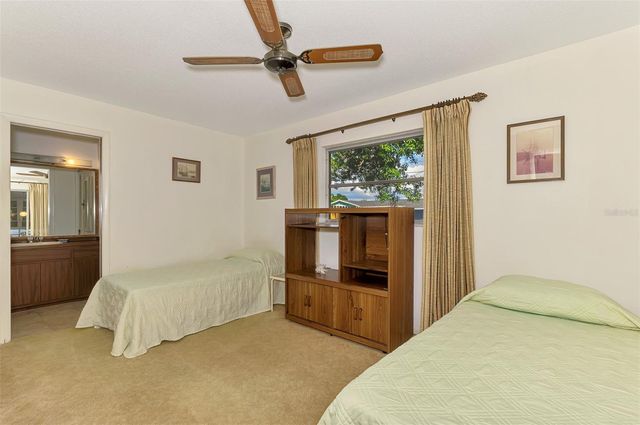 430 SUNNYSIDE DRIVE, Venice, FL 34293