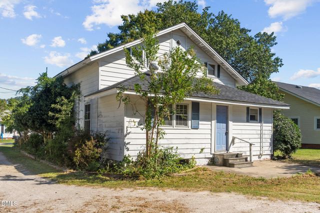 307 E F Street, Erwin, NC 28339