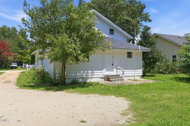 307 E F Street, Erwin, NC 28339