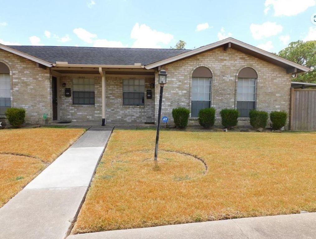 10402 Belfast Road, La Porte, TX 77571