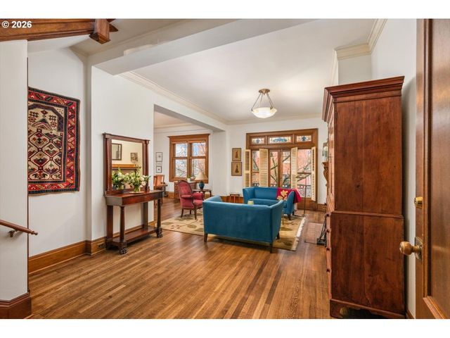 2141 Nw DAVIS St 301, Portland, OR 97210