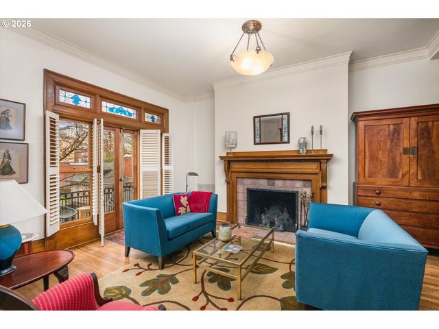 2141 Nw DAVIS St 301, Portland, OR 97210