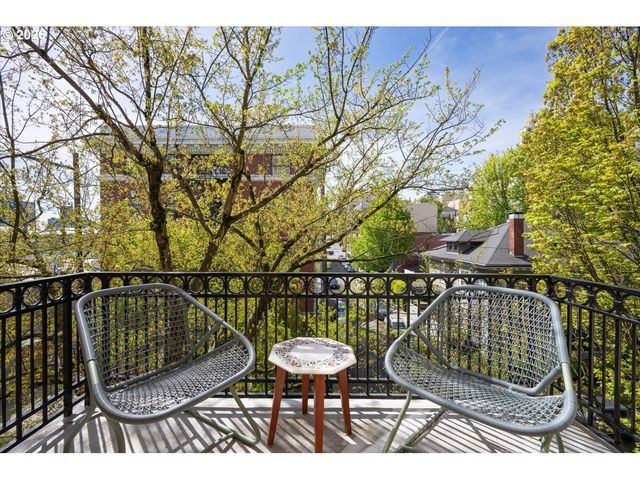 2141 Nw DAVIS St 301, Portland, OR 97210