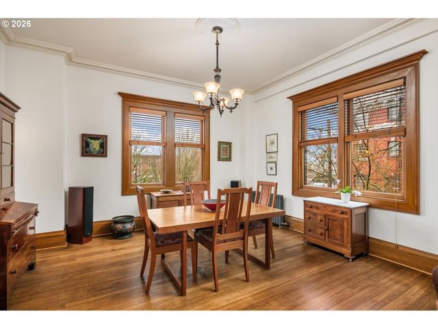 2141 Nw DAVIS St 301, Portland, OR 97210