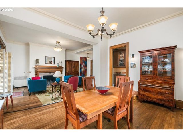 2141 Nw DAVIS St 301, Portland, OR 97210