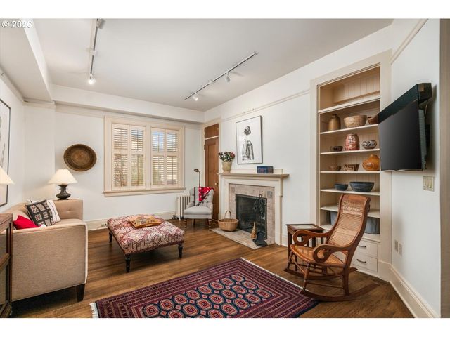 2141 Nw DAVIS St 301, Portland, OR 97210