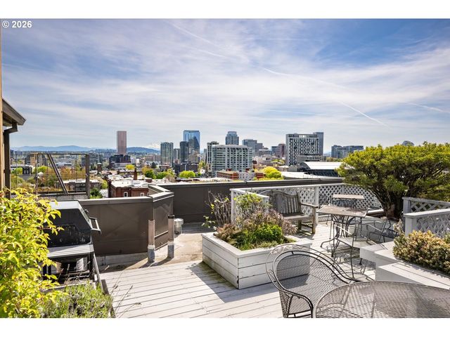 2141 Nw DAVIS St 301, Portland, OR 97210