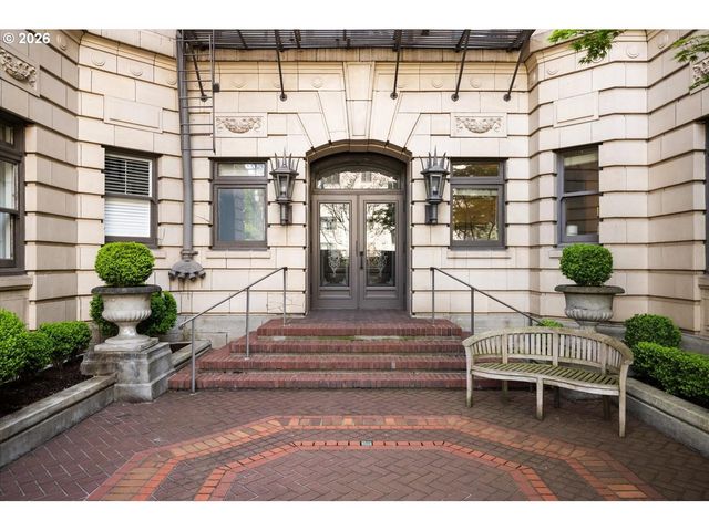 2141 Nw DAVIS St 301, Portland, OR 97210