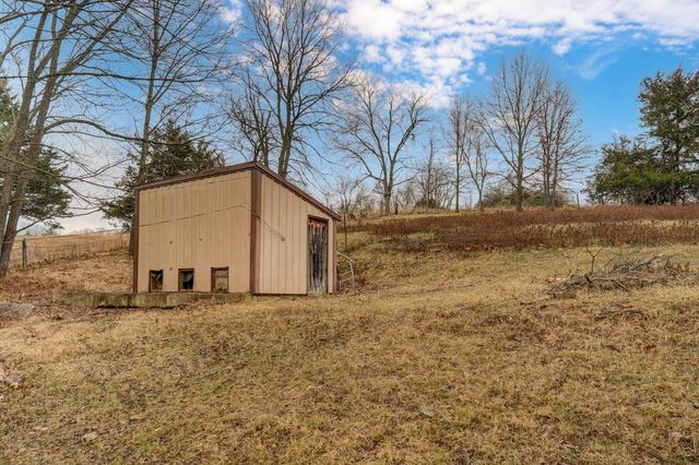 300 Lane Branch Road, Crane, MO 65633