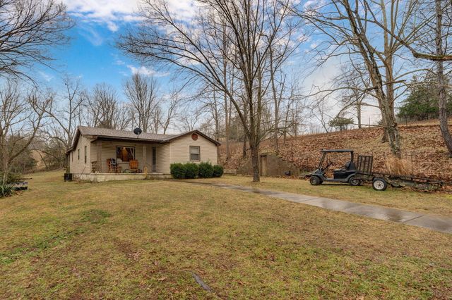 300 Lane Branch Road, Crane, MO 65633